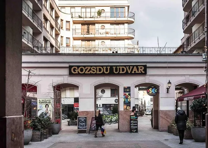 Gozsdu Top Suite